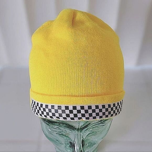 NWOT Ardene short yellow checkerboard brim toque - Picture 3 of 7